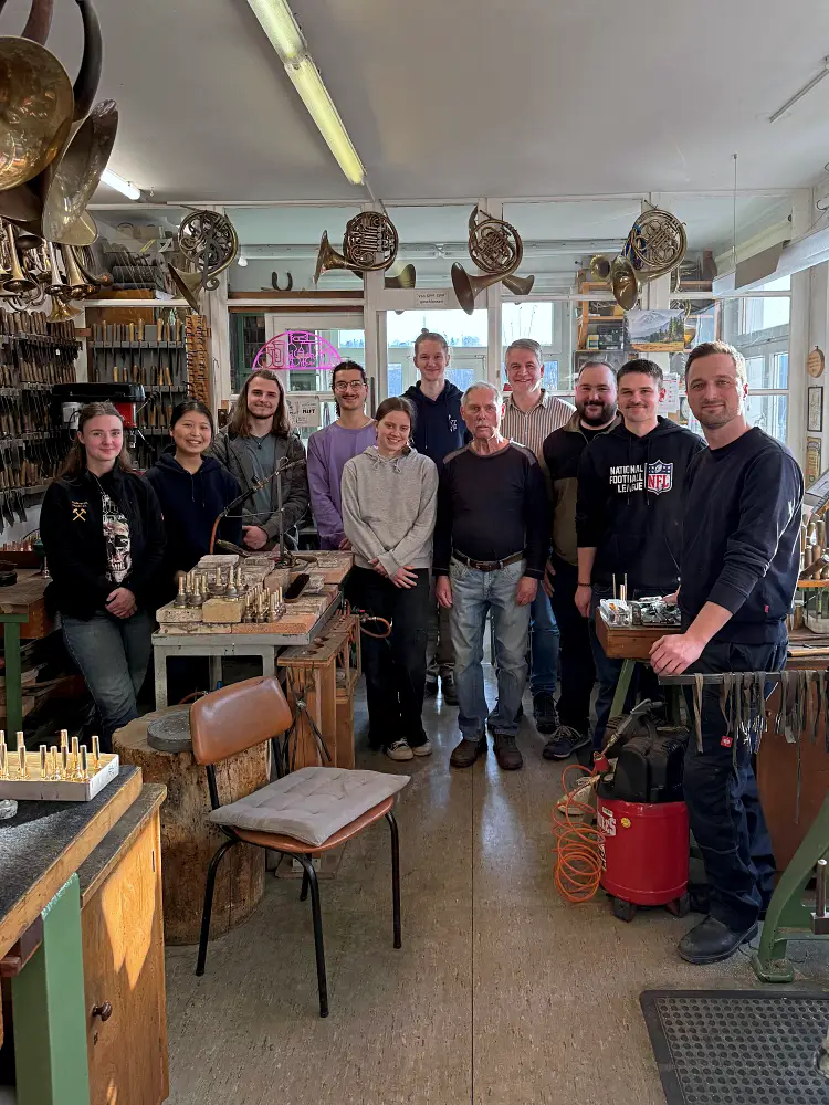 Berufsschüler für Musikinstrumentenbau, der Oscar-Walcker-Schule in Ludwigsburg