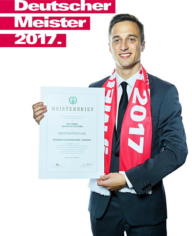 Max Hertlein mit Meisterbrief