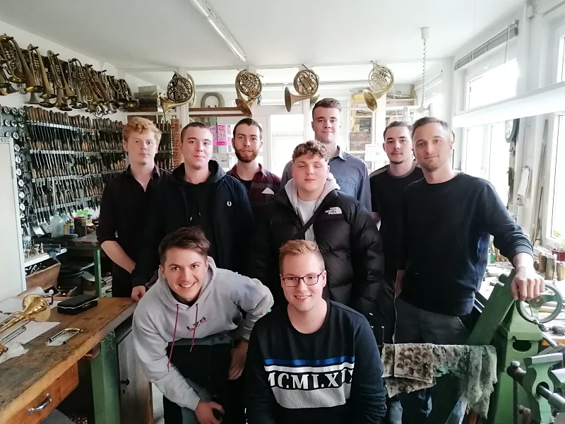 Auszubildende für Metallblasinstrumentenbau des 3. Lehrjahres der Oscar-Walcker-Schule