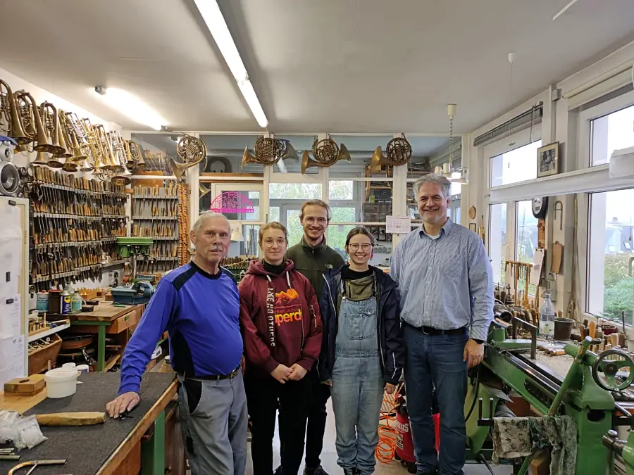 Auszubildende für Metallblasinstrumentenbau der Oscar-Walcker-Schule in Ludwigsburg