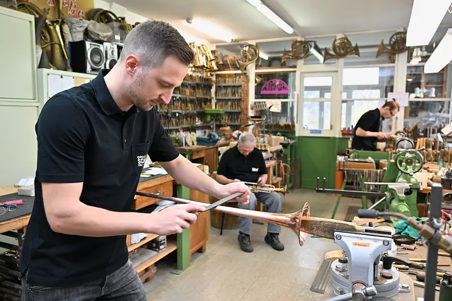 Instrumentenbau in der Werkstatt