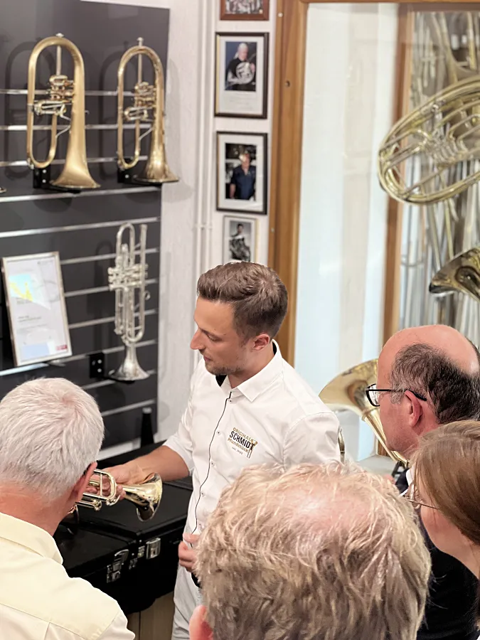 Rundgang durch den Betrieb mit unseren Gästen