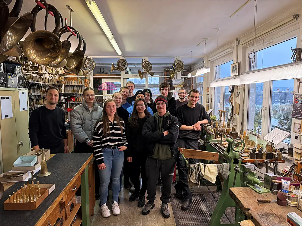 Azubis der Berufs- und Berufsfachschule “Vogtländischer Musikinstrumentenbau Klingenthal”