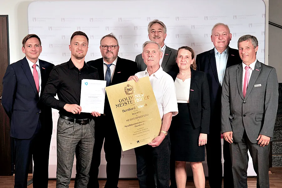 Verleihung des Goldenen Meisterbriefes an Bernhard Schmidt