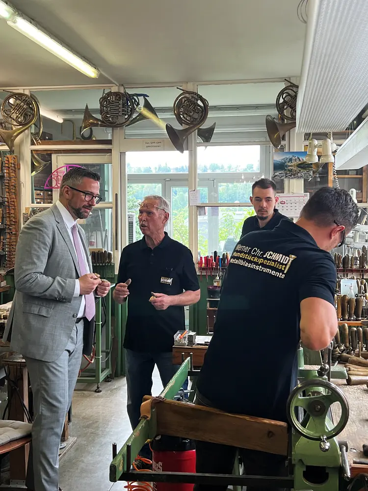 Minister Dulig im Gespräch mit Bernhard Schmidt