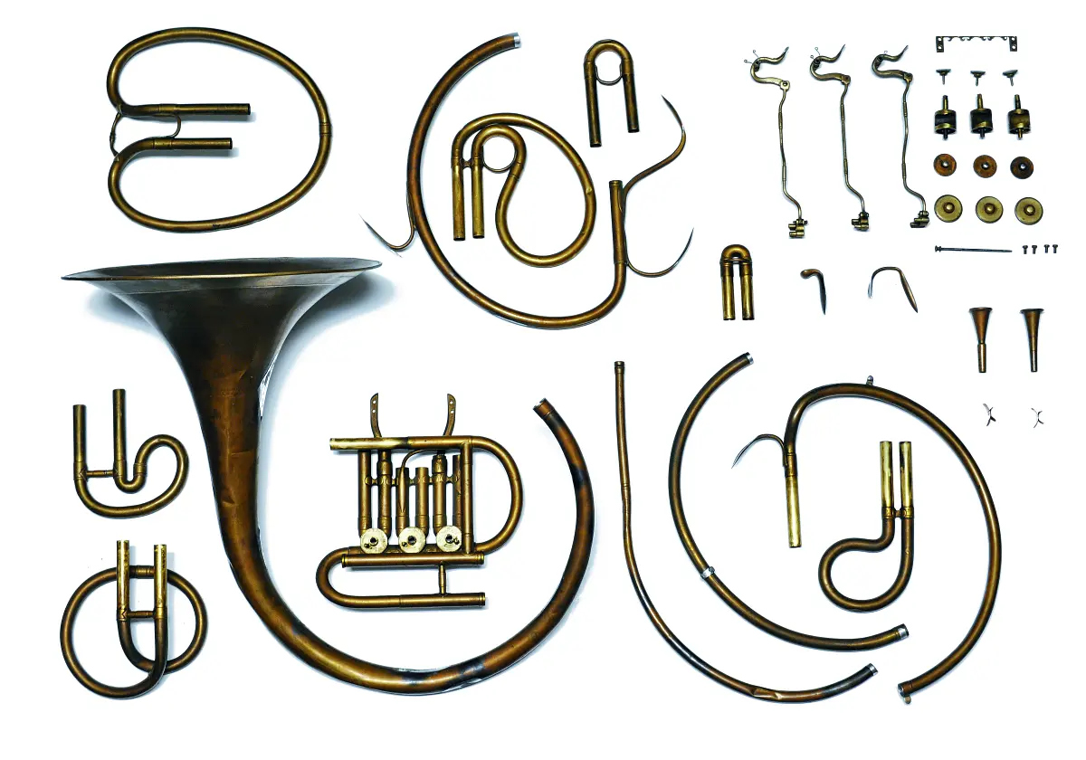 das Instrument vollkommen zerlegt