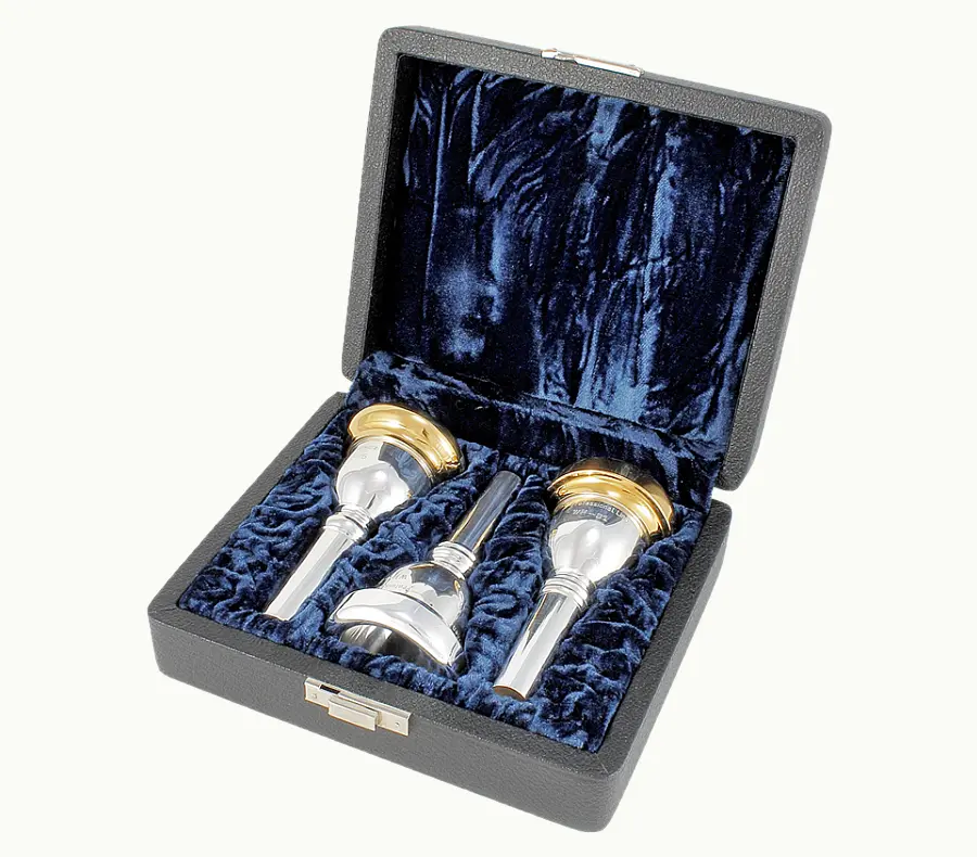 ​Etui für drei Tubenmundstücke