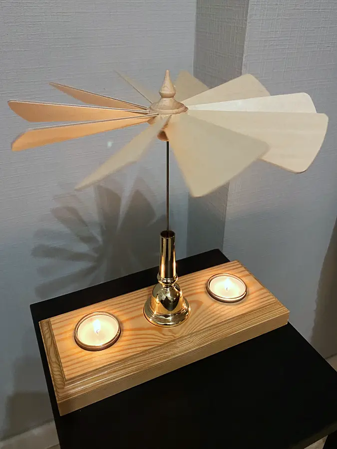 Pyramide mit Mundstück für Teelichte - Modell 2