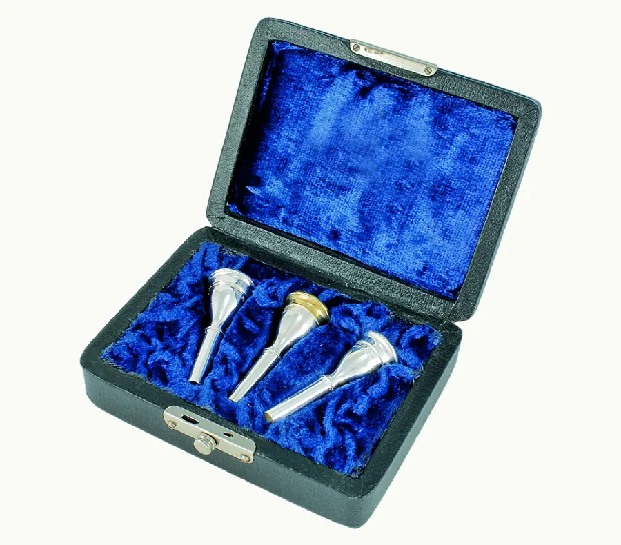 ​Etui für drei Waldhornmundstücke